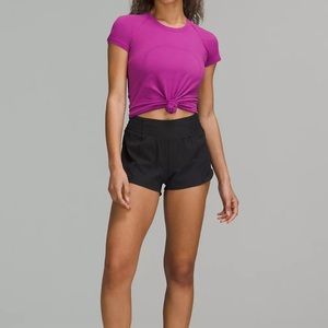 LuluLemon Hotty Hot 2.5 inch back shorts